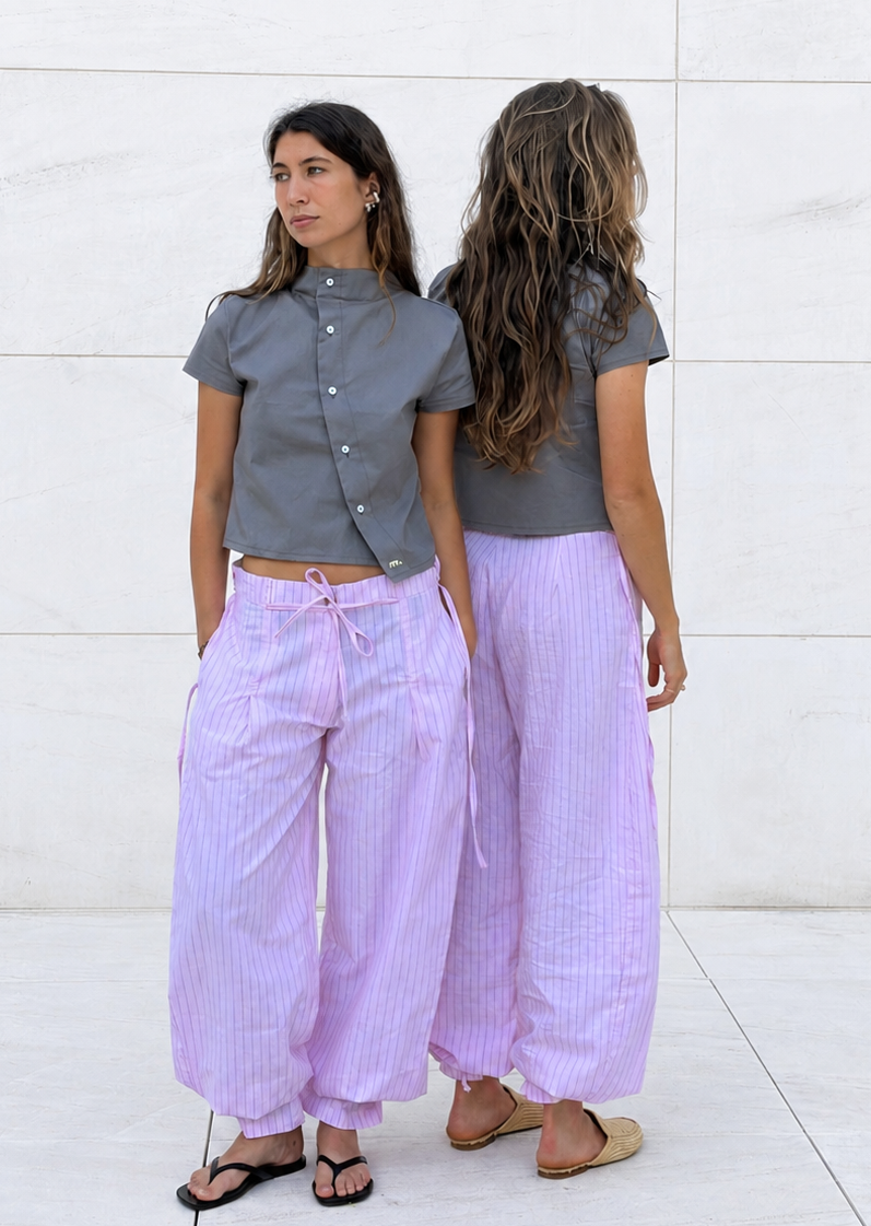 modelos con blusa marrón y pantalones bombachos